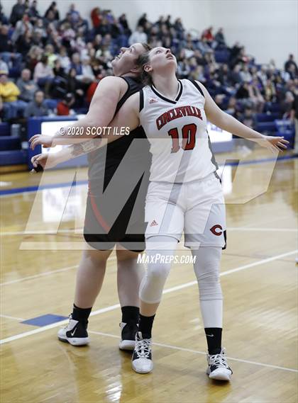 Thumbnail 3 in Circleville vs. Logan Elm (OHSAA D2 District Semifinal) photogallery.