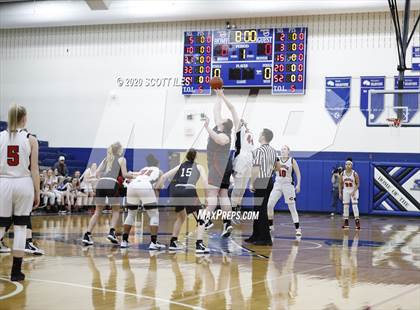Thumbnail 1 in Circleville vs. Logan Elm (OHSAA D2 District Semifinal) photogallery.