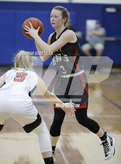 Thumbnail 1 in Circleville vs. Logan Elm (OHSAA D2 District Semifinal) photogallery.