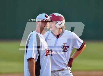 Thumbnail 2 in Liberty-Eylau vs. Pleasant Grove photogallery.
