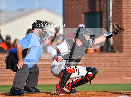 Thumbnail 1 in Liberty-Eylau vs. Pleasant Grove photogallery.