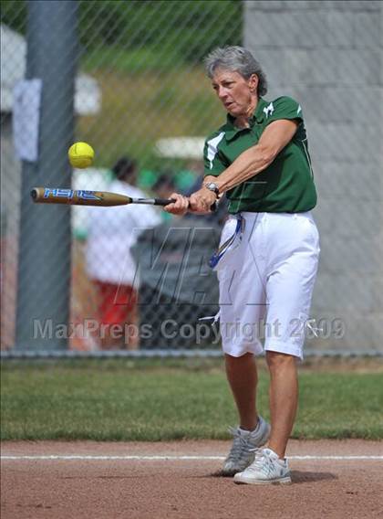 Thumbnail 3 in Floral Park vs. Franklin Academy (NYSPHSAA Class A Semifinal) photogallery.