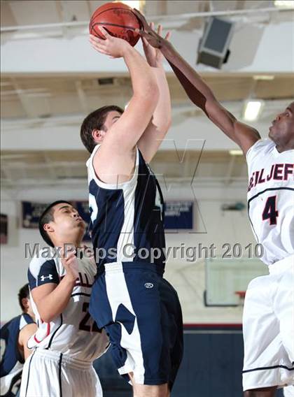 Thumbnail 3 in St. Genevieve @ Bellarmine-Jefferson photogallery.