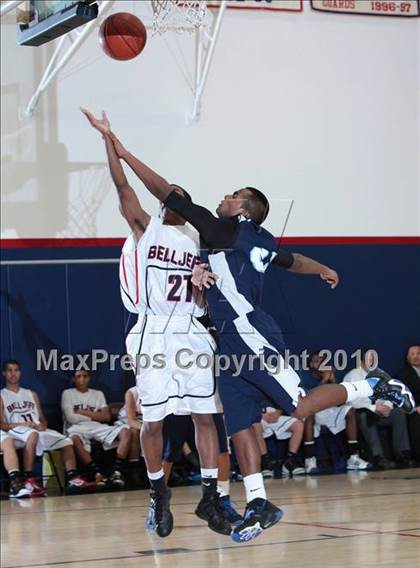Thumbnail 3 in St. Genevieve @ Bellarmine-Jefferson photogallery.