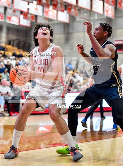 Thumbnail 2 in Notre Dame (SO) @ Mater Dei (CIF State SoCal DIV 1 Regional Playoff) photogallery.