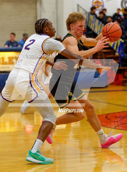 Thumbnail 3 in Archbishop Riordan vs. San Ramon Valley (Gridley Invitational Tournament) photogallery.