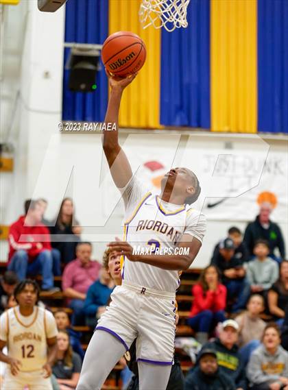 Thumbnail 1 in Archbishop Riordan vs. San Ramon Valley (Gridley Invitational Tournament) photogallery.