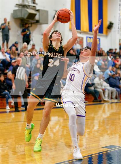 Thumbnail 2 in Archbishop Riordan vs. San Ramon Valley (Gridley Invitational Tournament) photogallery.
