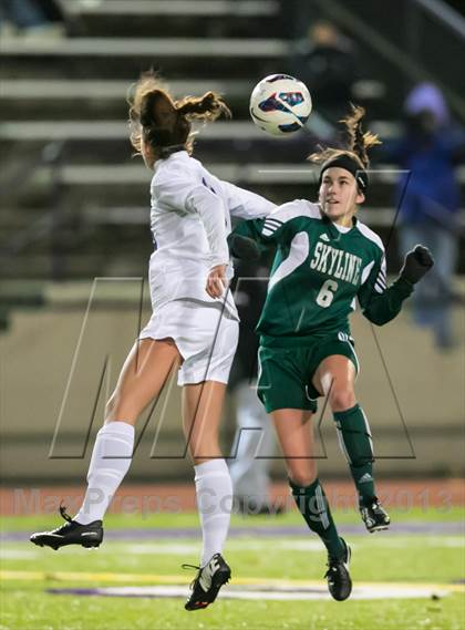 Thumbnail 2 in Skyline vs. Issaquah (WIAA 4A Quaterfinal)  photogallery.