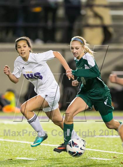 Thumbnail 2 in Skyline vs. Issaquah (WIAA 4A Quaterfinal)  photogallery.