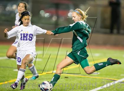 Thumbnail 3 in Skyline vs. Issaquah (WIAA 4A Quaterfinal)  photogallery.