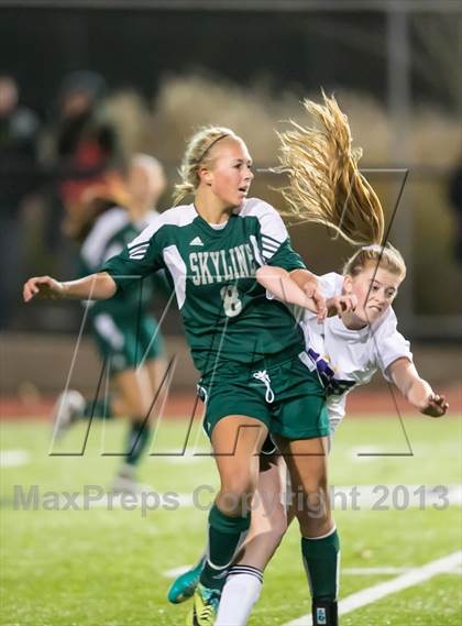Thumbnail 3 in Skyline vs. Issaquah (WIAA 4A Quaterfinal)  photogallery.