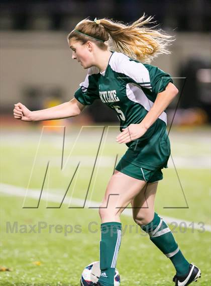 Thumbnail 1 in Skyline vs. Issaquah (WIAA 4A Quaterfinal)  photogallery.