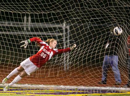 Thumbnail 3 in Skyline vs. Issaquah (WIAA 4A Quaterfinal)  photogallery.