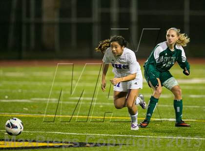 Thumbnail 3 in Skyline vs. Issaquah (WIAA 4A Quaterfinal)  photogallery.