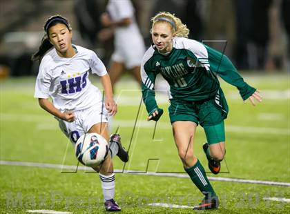 Thumbnail 2 in Skyline vs. Issaquah (WIAA 4A Quaterfinal)  photogallery.