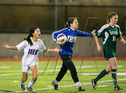 Thumbnail 3 in Skyline vs. Issaquah (WIAA 4A Quaterfinal)  photogallery.