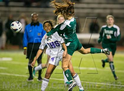 Thumbnail 3 in Skyline vs. Issaquah (WIAA 4A Quaterfinal)  photogallery.