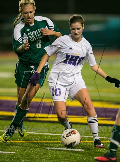 Thumbnail 2 in Skyline vs. Issaquah (WIAA 4A Quaterfinal)  photogallery.