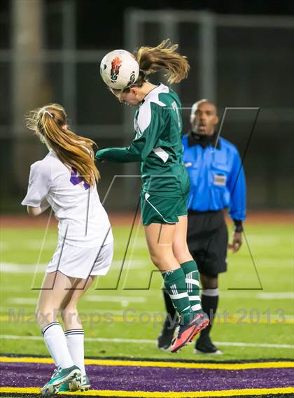 Thumbnail 3 in Skyline vs. Issaquah (WIAA 4A Quaterfinal)  photogallery.