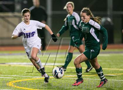 Thumbnail 3 in Skyline vs. Issaquah (WIAA 4A Quaterfinal)  photogallery.