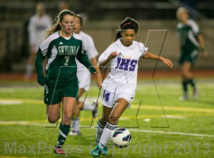 Thumbnail 2 in Skyline vs. Issaquah (WIAA 4A Quaterfinal)  photogallery.