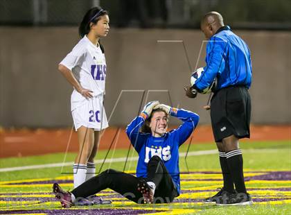 Thumbnail 2 in Skyline vs. Issaquah (WIAA 4A Quaterfinal)  photogallery.