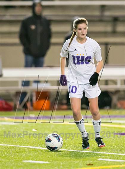 Thumbnail 3 in Skyline vs. Issaquah (WIAA 4A Quaterfinal)  photogallery.