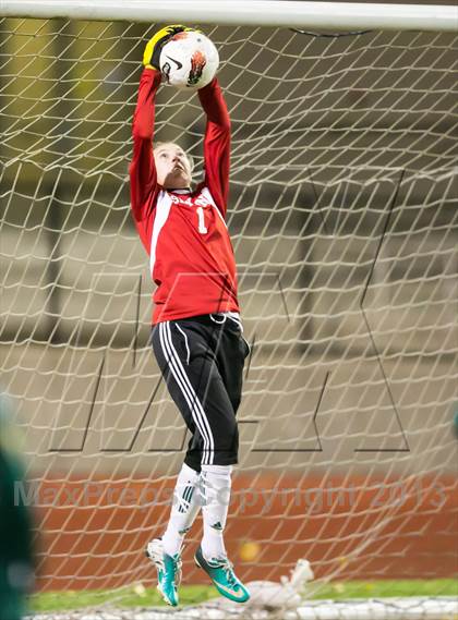 Thumbnail 1 in Skyline vs. Issaquah (WIAA 4A Quaterfinal)  photogallery.