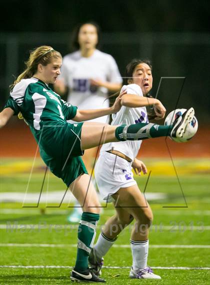 Thumbnail 2 in Skyline vs. Issaquah (WIAA 4A Quaterfinal)  photogallery.