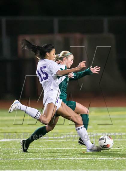 Thumbnail 2 in Skyline vs. Issaquah (WIAA 4A Quaterfinal)  photogallery.