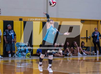 Thumbnail 3 in Moanalua vs Kapolei (OIA Division 1 Final) photogallery.