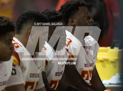 Thumbnail 3 in St. Thomas Aquinas vs Deerfield Beach photogallery.