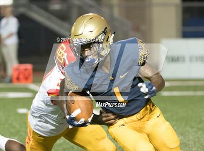 Thumbnail 2 in St. Thomas Aquinas vs Deerfield Beach photogallery.