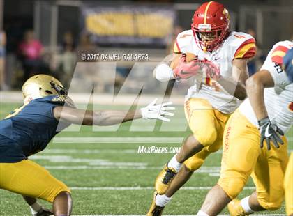 Thumbnail 2 in St. Thomas Aquinas vs Deerfield Beach photogallery.