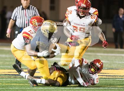 Thumbnail 2 in St. Thomas Aquinas vs Deerfield Beach photogallery.