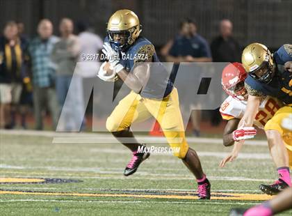 Thumbnail 2 in St. Thomas Aquinas vs Deerfield Beach photogallery.