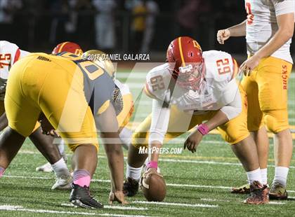 Thumbnail 2 in St. Thomas Aquinas vs Deerfield Beach photogallery.