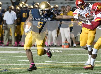 Thumbnail 2 in St. Thomas Aquinas vs Deerfield Beach photogallery.