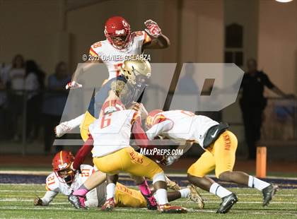 Thumbnail 2 in St. Thomas Aquinas vs Deerfield Beach photogallery.