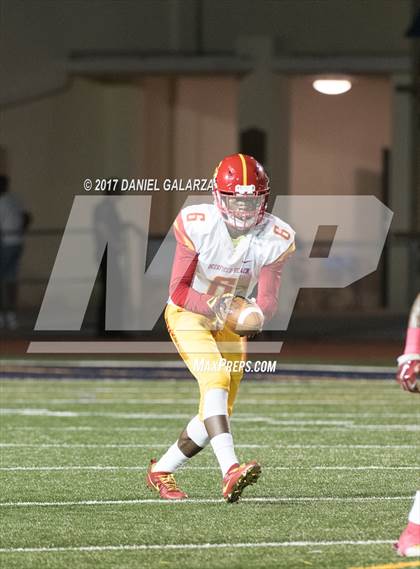 Thumbnail 3 in St. Thomas Aquinas vs Deerfield Beach photogallery.