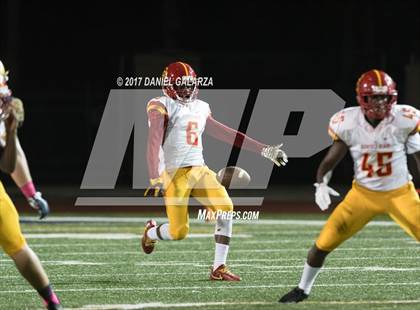 Thumbnail 1 in St. Thomas Aquinas vs Deerfield Beach photogallery.