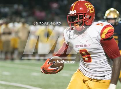 Thumbnail 1 in St. Thomas Aquinas vs Deerfield Beach photogallery.