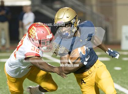 Thumbnail 1 in St. Thomas Aquinas vs Deerfield Beach photogallery.