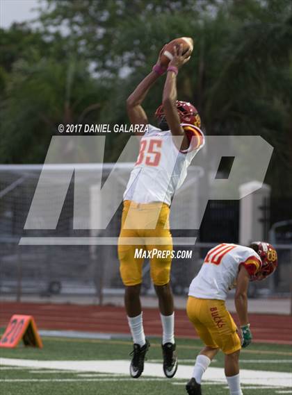 Thumbnail 3 in St. Thomas Aquinas vs Deerfield Beach photogallery.