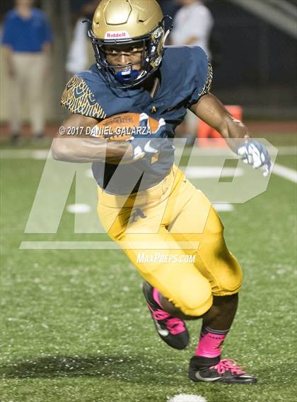 Thumbnail 1 in St. Thomas Aquinas vs Deerfield Beach photogallery.