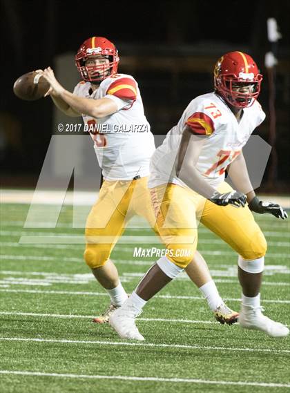 Thumbnail 2 in St. Thomas Aquinas vs Deerfield Beach photogallery.