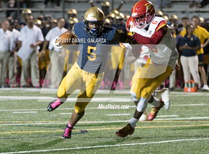 Thumbnail 2 in St. Thomas Aquinas vs Deerfield Beach photogallery.