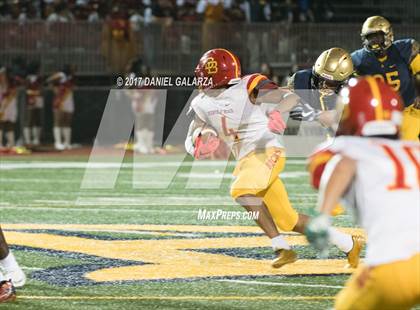 Thumbnail 2 in St. Thomas Aquinas vs Deerfield Beach photogallery.