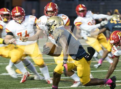 Thumbnail 1 in St. Thomas Aquinas vs Deerfield Beach photogallery.